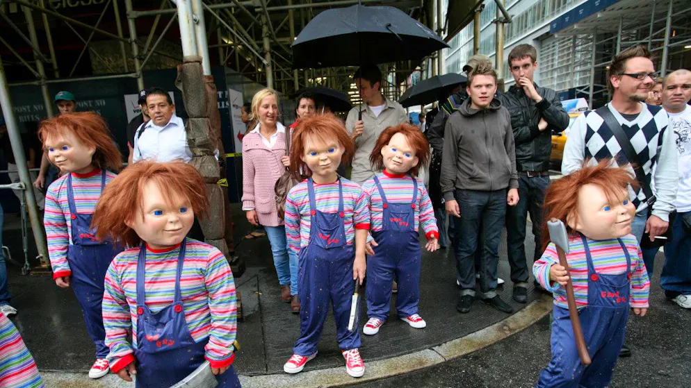 Bambolotti Chucky invadono Times Square per promuovere i film (immagine illustrativa).