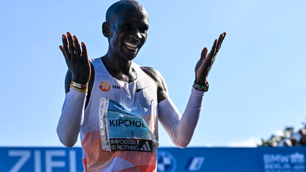 Marathon de Berlin. Assefa explose le record du monde, Kipchoge brille