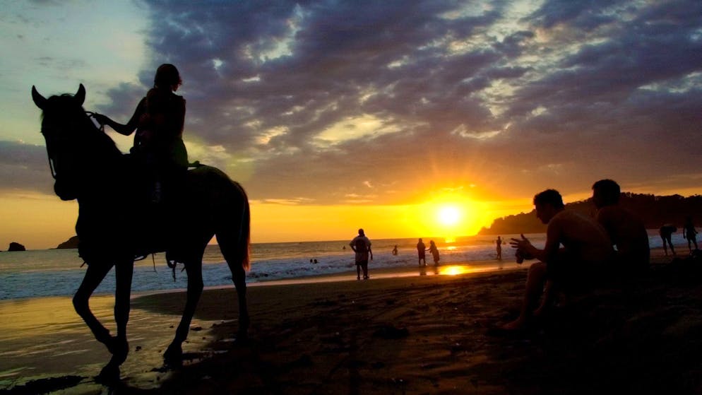 Die beliebtesten Reiseziele nach Corona. Costa Rica ist der Gewinner des Nach-Corona-Tourismus. Im Sommer 2023 wurden fast ein Fünftel mehr Flüge in das kleine Land zwischen Pazifik und Karibik gebucht.