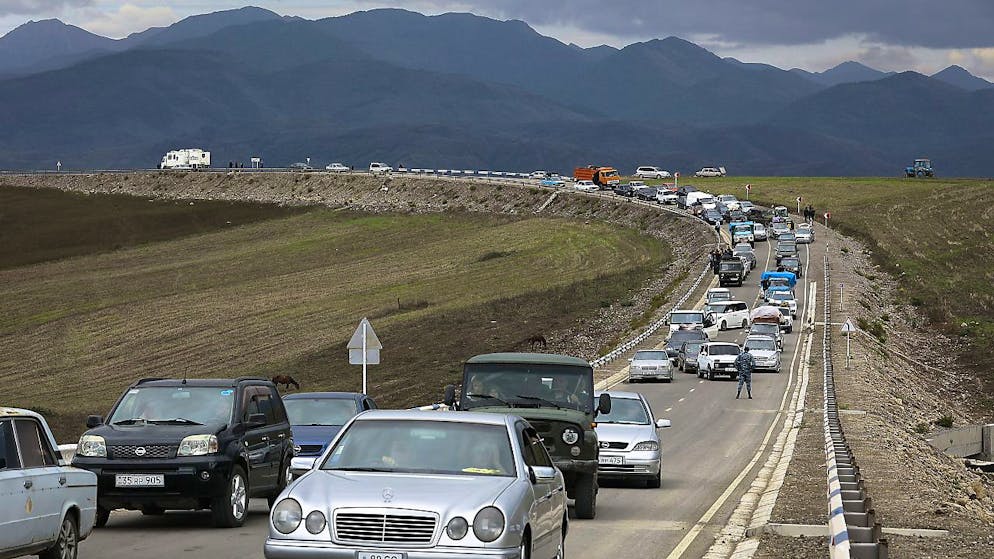 Rifugiati provenienti dal Nagorno-Karabakh in viaggio verso la regione di Syunik, in Armenia.
