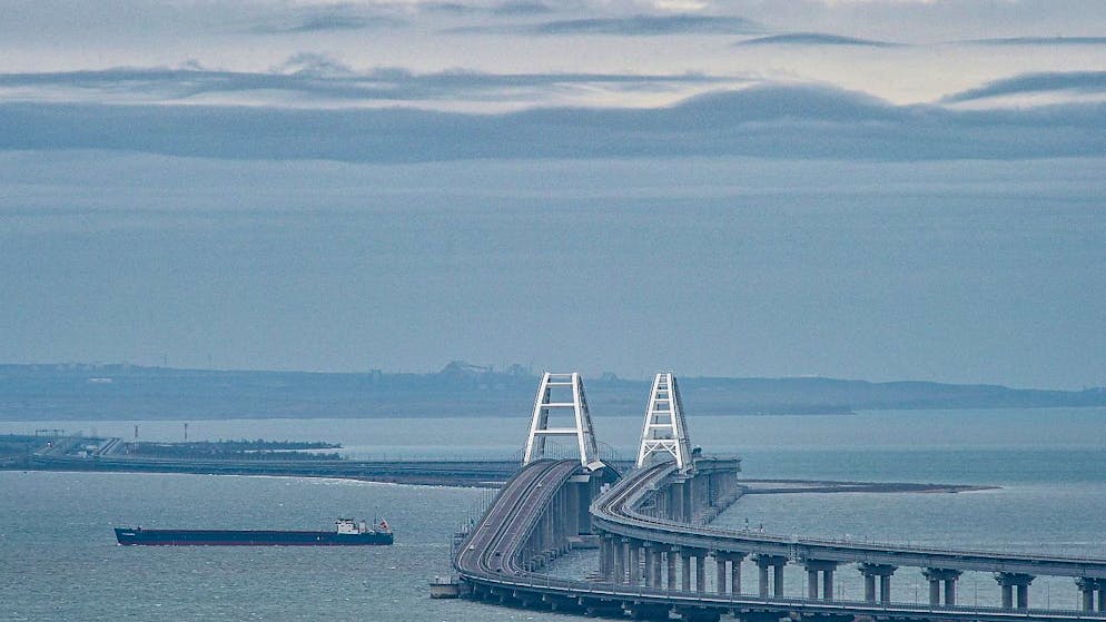 Nella foto, il Ponte Kerch, che collega la terraferma russa con la penisola di Crimea attraverso lo stretto di Kerch. (Foto archivio)
