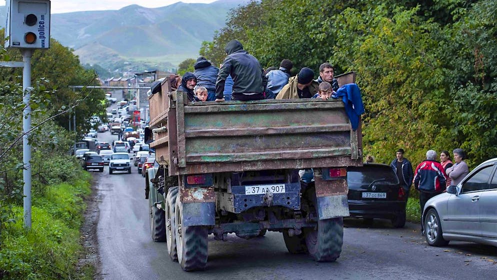 Migliaia di persone stanno lasciando il Nagorno-Karabakh.