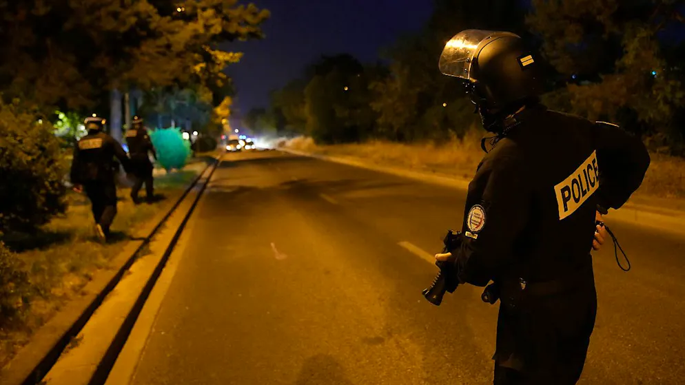 L'agent s'est donné la mort avec une arme à feu.