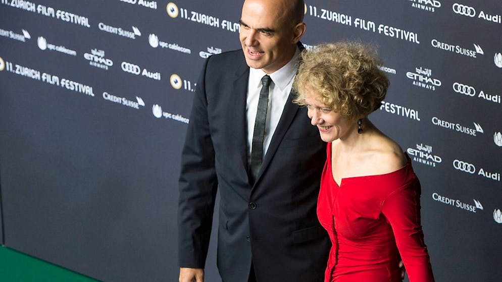 Il presidente della Confederazione Alain Berset e la sindaca di Zurigo Corine Mauch hanno sfilato sul tappeto verde