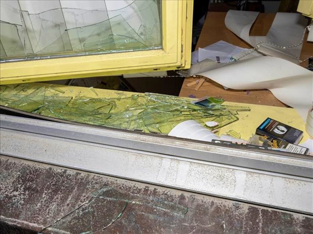 Il ladro si era ferito a una mano