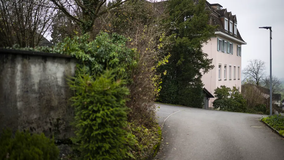 Missbrauchs-Vorwürfe. Läderach bestreitet Schläge, bittet Opfer aber um Verzeihung