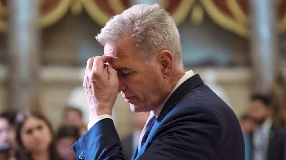 "Ce la faremo": Kevin McCarthy, presidente della Camera dei Rappresentanti, non vuole lo shutdown, ma gli amici di partito - meglio: i nemici di partito - avanzano sempre più richieste.