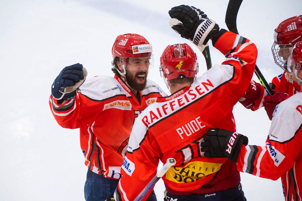 In un'immagine d'archivio alcuni giocatori dei Bellinzona Rokets mentre festeggiano un gol.
