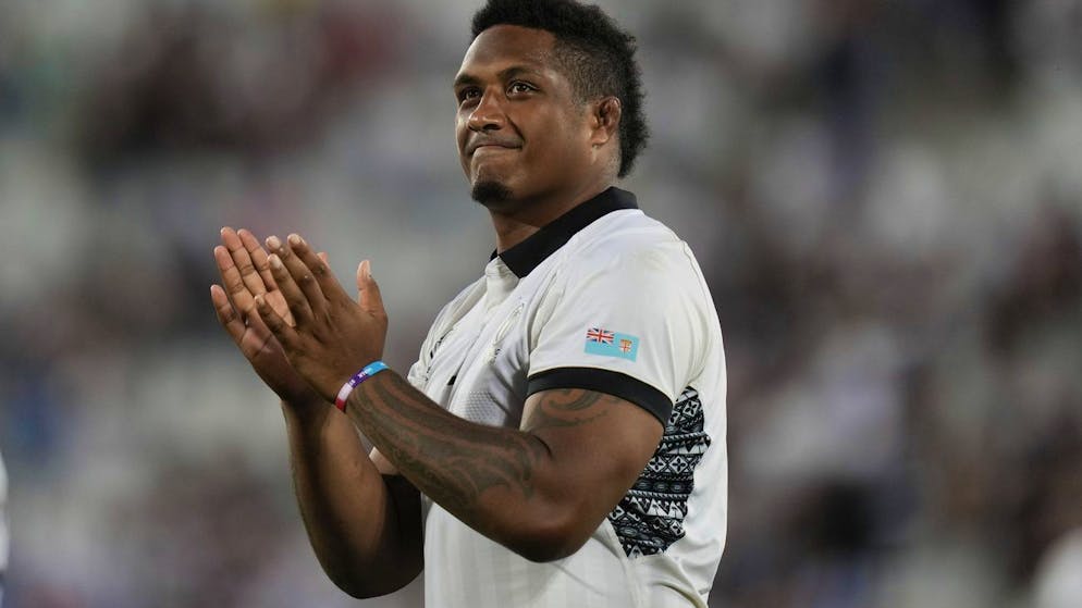 Te Ahiwaru Cirikidaveta célèbre la victoire face à la Géorgie