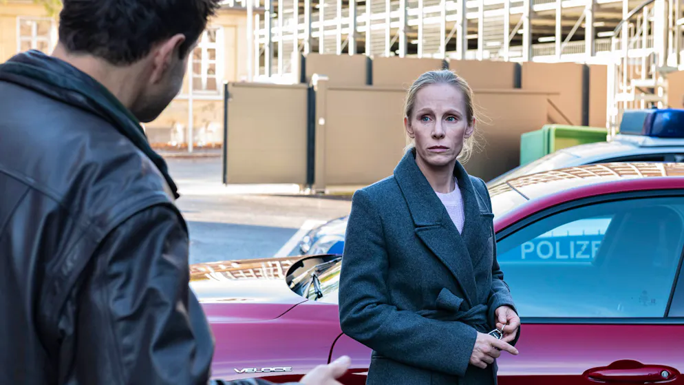 «Tatort»-Check: Wie verbreitet ist Stalking wirklich?. Auch Julia Ritter (Susanne Wuest) wird bedroht. Polizist Thomas Engels (Andreas Döhler) will ihr helfen, steht aber unter dem Verdacht, selbst etwas mit den Stalking-Aktionen zu tun zu haben.