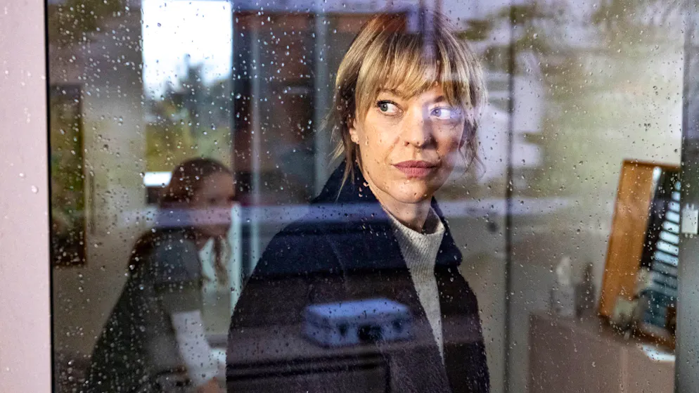 «Tatort»-Check: Wie verbreitet ist Stalking wirklich?. Kommissarin Ellen Berlinger (Heike Makatsch) verabschiedet sich im «Tatort: Aus dem Dunkel» nach nur fünf Fällen vom Dienst. Zuvor muss sie noch einen gefährlichen Stalker überführen, der Frauen in den Tod treibt.