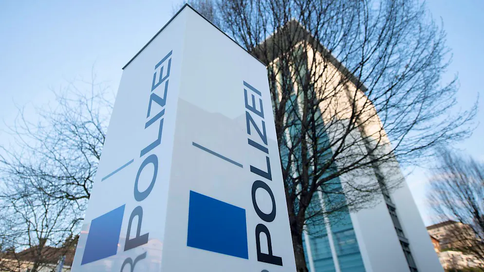 Nach der Verhaftung eines mutmasslichen Betrügers, warnt die Luzerner Polizei erneut vor Personen, die per Telefon ältere Menschen zur Geldherausgabe bewegen wollen. (Symbolbild)