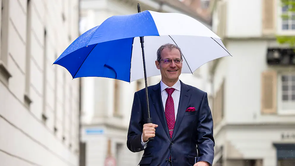 Der Luzerner Finanzdirektor Reto Wyss (Mitte) muss sich auf Kritik des Kantonsrat einstellen. (Archivaufnahme)