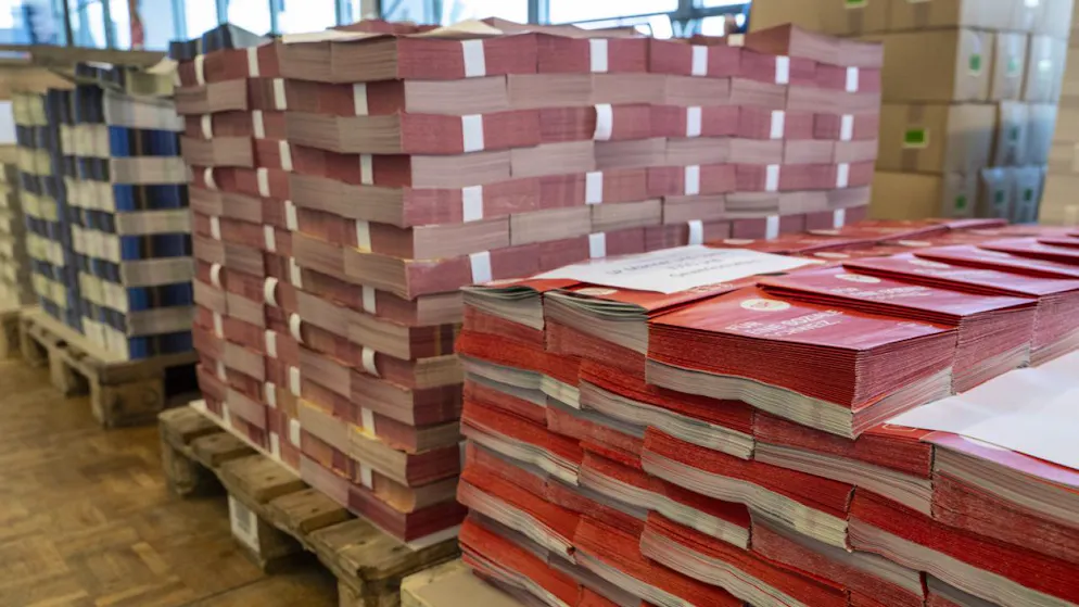 2000 Tonnen Wahlmaterial hat die Post in den vergangenen Tagen in 5 Millionen Wahlcouverts an die Stimmberechtigen verteilt.