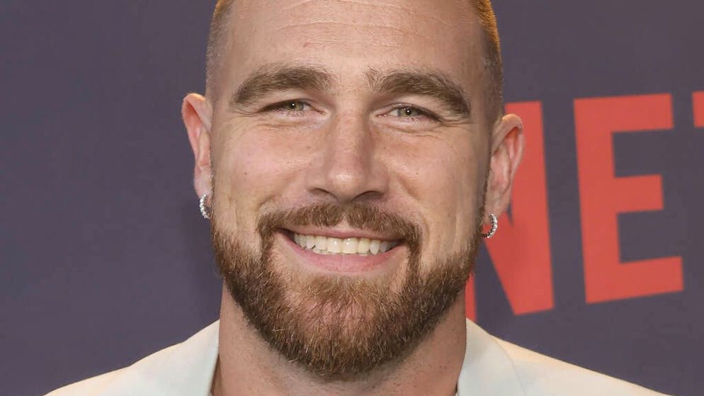 Ecco perché. Taylor Swift in love con Travis Kelce, e la cantante diventa «protagonista» della NFL