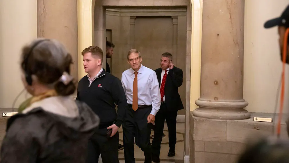 Jim Jordan, republikanischer Abgeordneter, verlässt das Büro des Sprechers des Repräsentantenhauses auf dem Capitol Hill. Foto: Mark Schiefelbein/AP