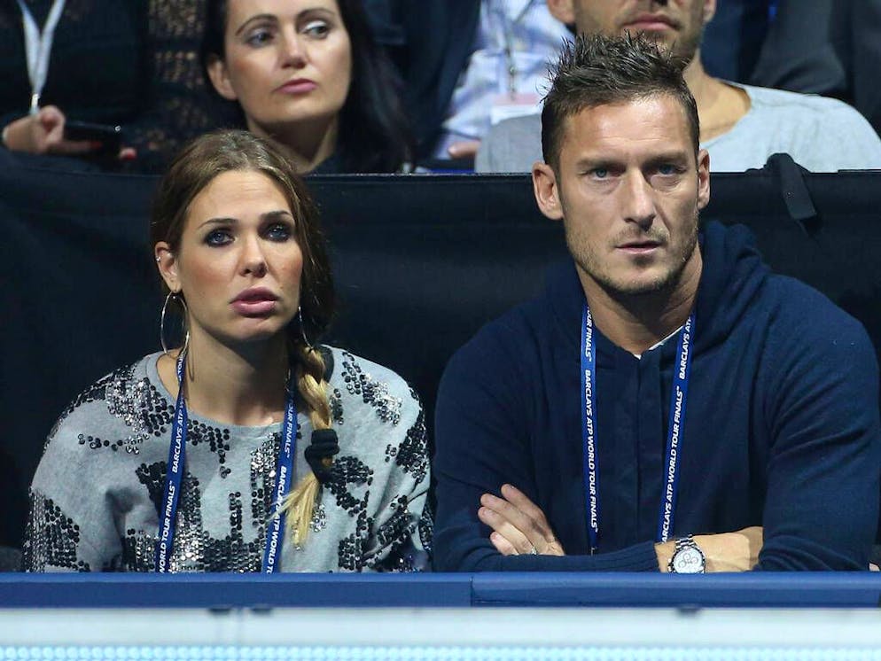 Ilary Blasi e Francesco Totti (foto d'archivio).