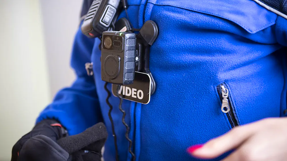 Die Kantonspolizei Thurgau soll künftig sogenannte Bodycams einsetzen dürfen. (Symbolbild)