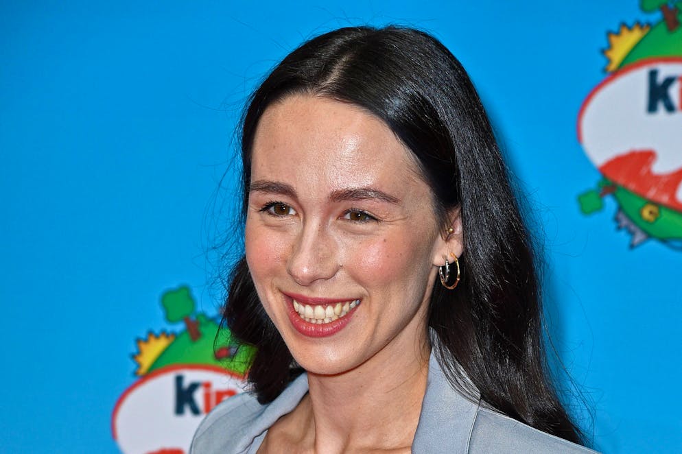 Aurora Ramazzotti racconta su Instagram la sua vita quotidiana con il figlio e ora mostra la sua routine sportiva con Cesare (nella foto: Aurora a un evento a Berlino in Settembre).