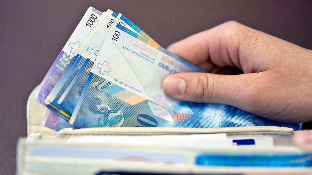 Die meisten Kantone haben ihre Budgets für 2024 vorgelegt. Laut der Konferenz der Finanzdirektorinnen und Finanzdirektoren (FDK) müssen sie das Wachstum ihrer Ausgaben begrenzen. 