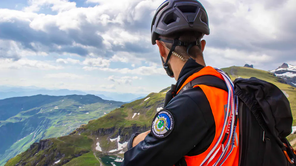 Rettungskräfte konnten den abgestürzten Mann im Bereich Wissenberg SG nur noch leblos bergen.