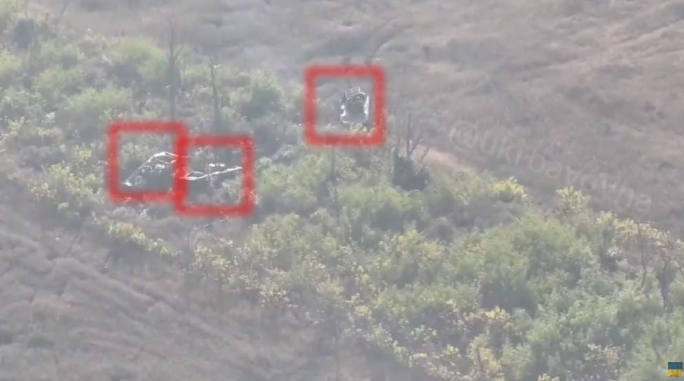 Schlacht um Awdijwka – die südliche Flanke. ... wobei die mechanisierten Einheiten jedoch grossteils auf der Strecke bleiben. Einem Schützenpanzer gelingt es, zwei Felder zu überqueren: Der prorussische Telegram-Kanal Rybar schreibt bereits von Kämpfen in Sjeverne.