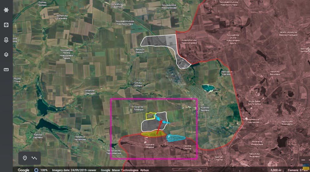 Schlacht um Awdijwka – die südliche Flanke. Doch der versprengte Schützenpanzer wird vor dem Dorf schnell aufgerieben. Die Konzentration von Infanterie dahinter wird mit Streumunition beschossen. Zudem schwächen ukrainische Gegenangriffe die Russen in ihrer Flanke (blau markiert).