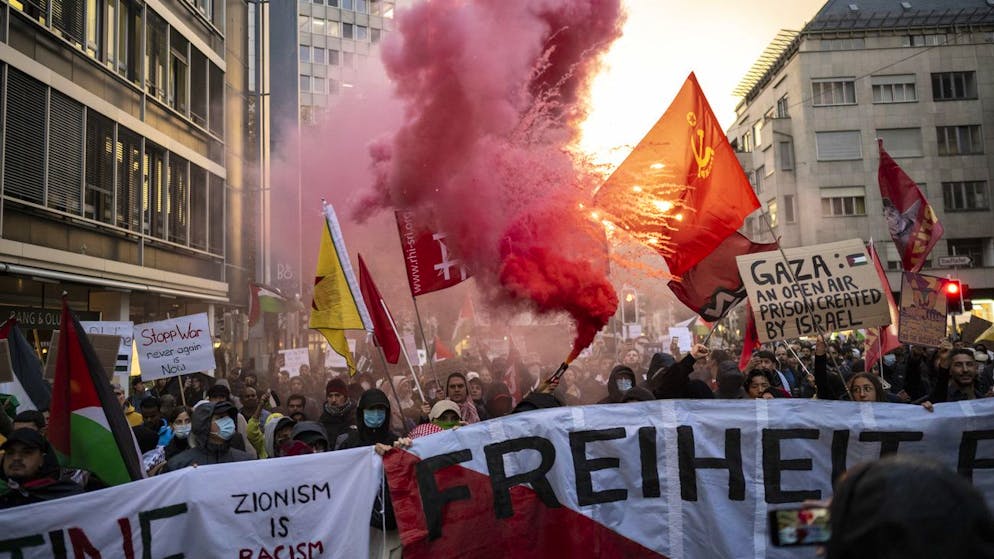 Solidarietà. Zurigo: la polizia permette una manifestazione pro Palestina non autorizzata