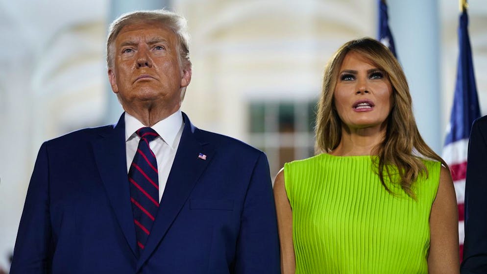 Ecco perché. Trump chiese a Melania di farsi vedere in bikini a Mar-a-Lago?