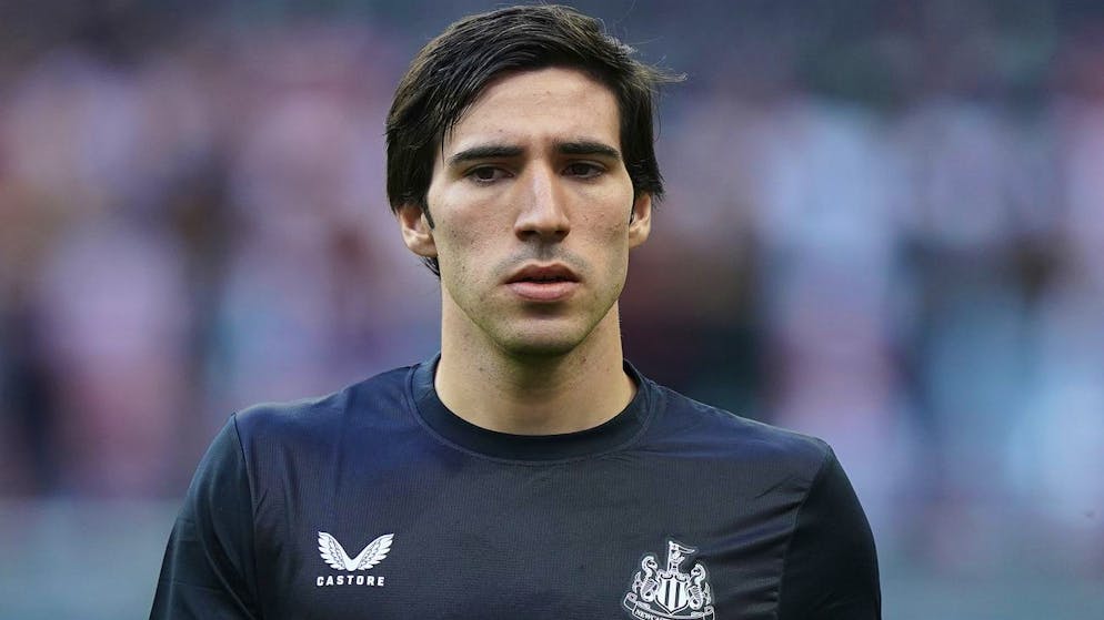 Calcio-scommesse. Tonali rischia fino a tre anni, ma c'è chi è stato squalificato a vita