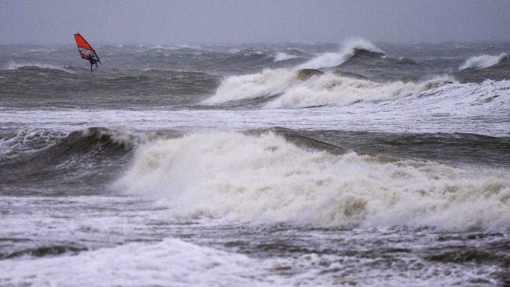 Spagna. Salgono a quattro i morti per le forti ondate a Tenerife
