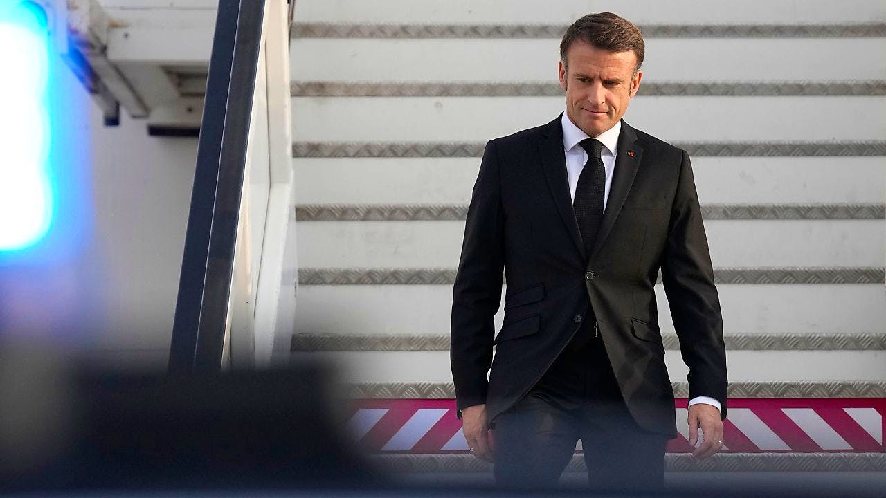 Politik. Macron zu Besuch in Israel gelandet
