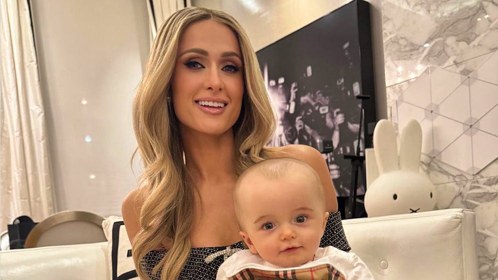 «Il mio angelo è in salute». Paris Hilton si oppone ai commenti negativi su suo figlio