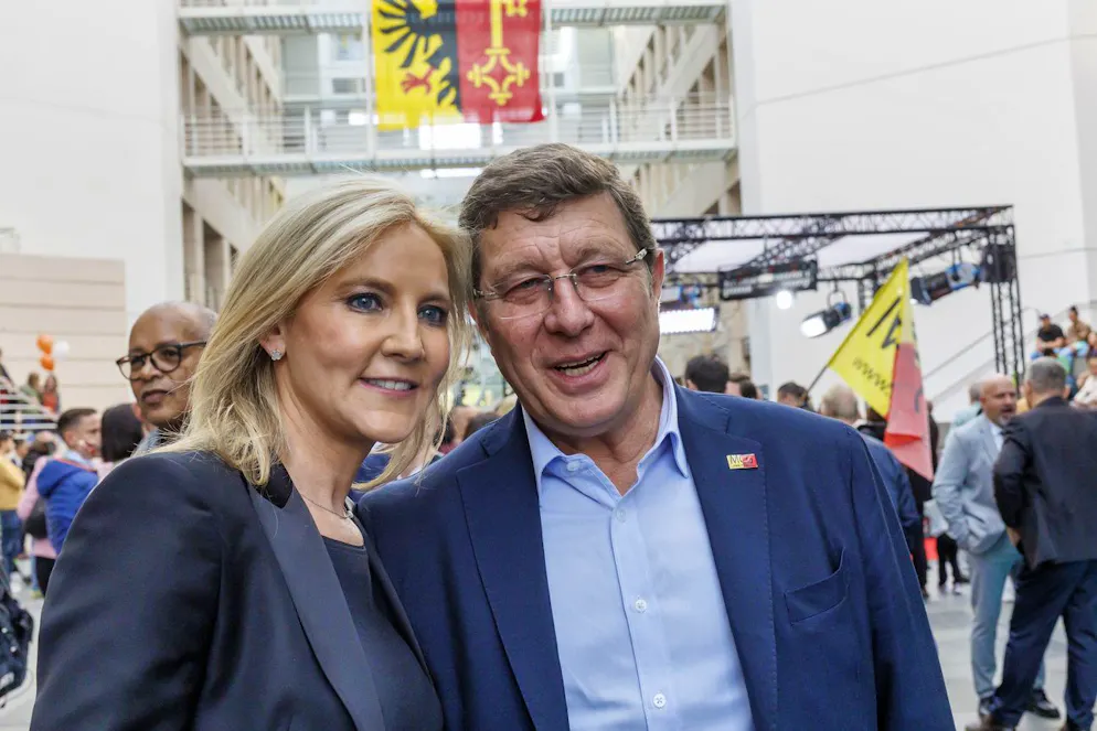 A droite, l'Alliance genevoise présente le ticket composé du MCG Mauro Poggia et de l'UDC Céline Amaudruz.