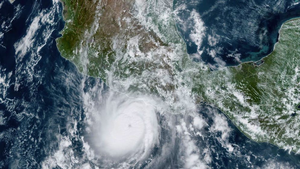 Il potenzialmente devastante uragano Otis ha toccato terra in nottata nello Stato messicano di Tabasco, vicino ad Acapulco.