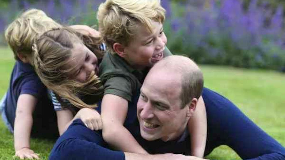 Tradizione reale. Il principe William decide sul futuro di George e Kate ha il «cuore spezzato»