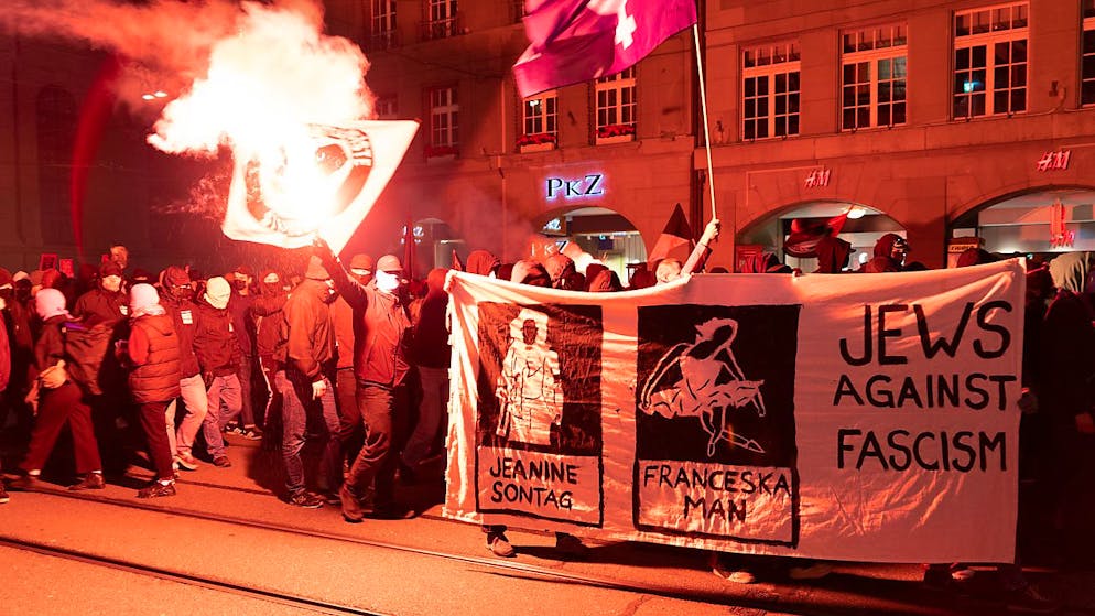 Non è la prima volta che una manifestazione antifascista sfocia in violenze a Berna