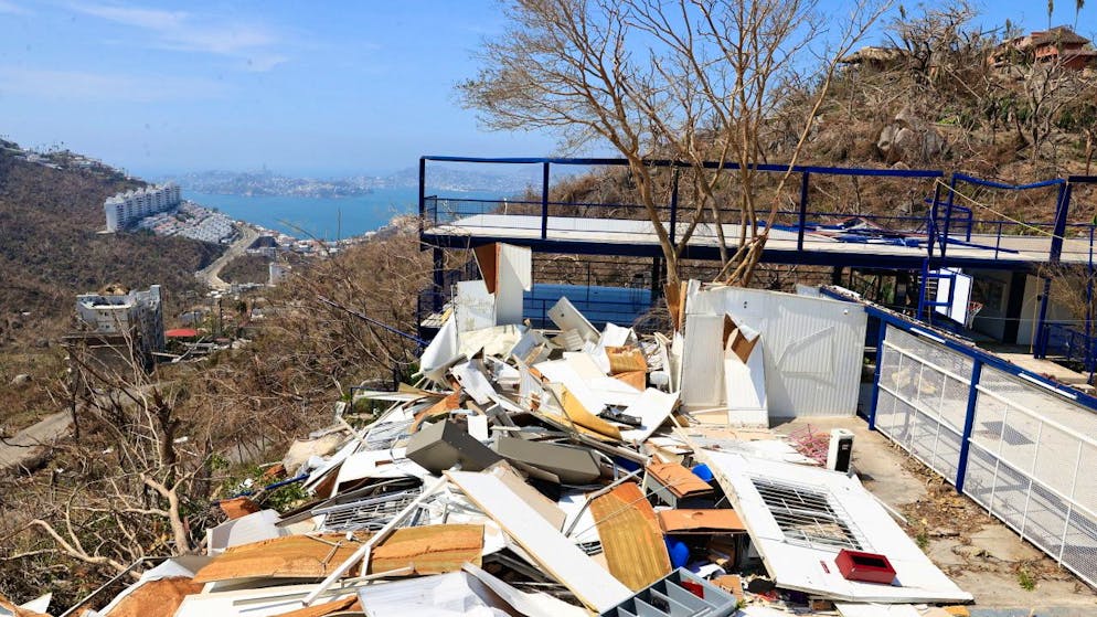 Secondo il Ministero degli Esteri messicano, al momento dell'uragano si trovavano nel porto di Acapulco 263 stranieri, tra cui 34 americani, 18 francesi e 17 cubani.