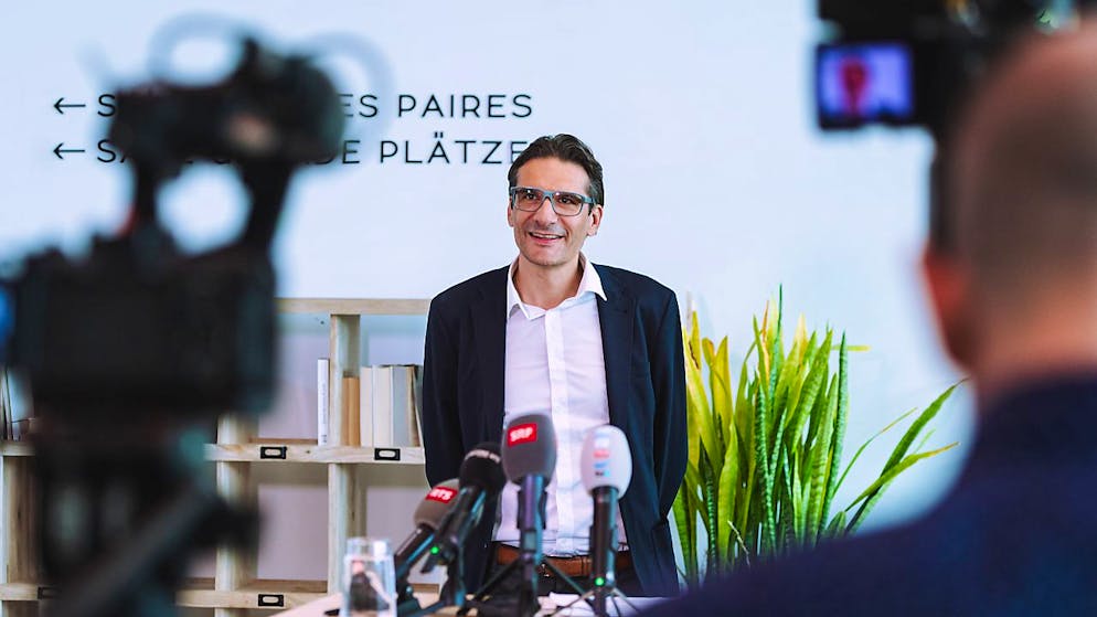 Nationalrat Gerhard Andrey (Grüne/FR) kündigt seine Bundesratskandidatur vor Medienvertretern an. Die Grünen wollen im Dezember einen der beiden FDP-Sitze angreifen.