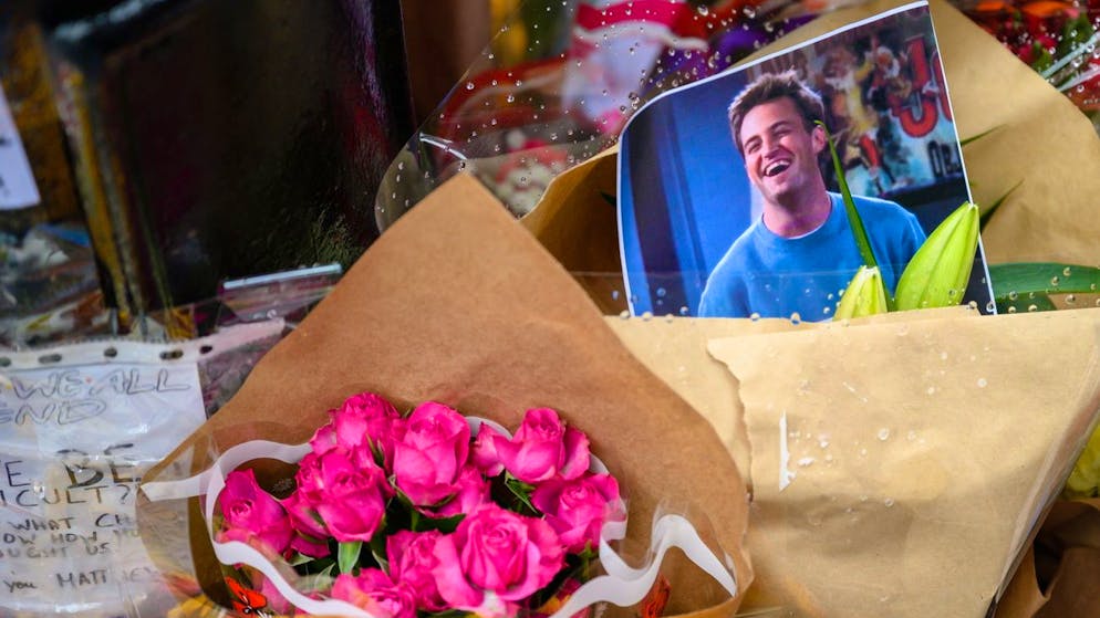 «Non era in acqua da molto». Continua il giallo sulle ultime ore dell'attore Matthew Perry