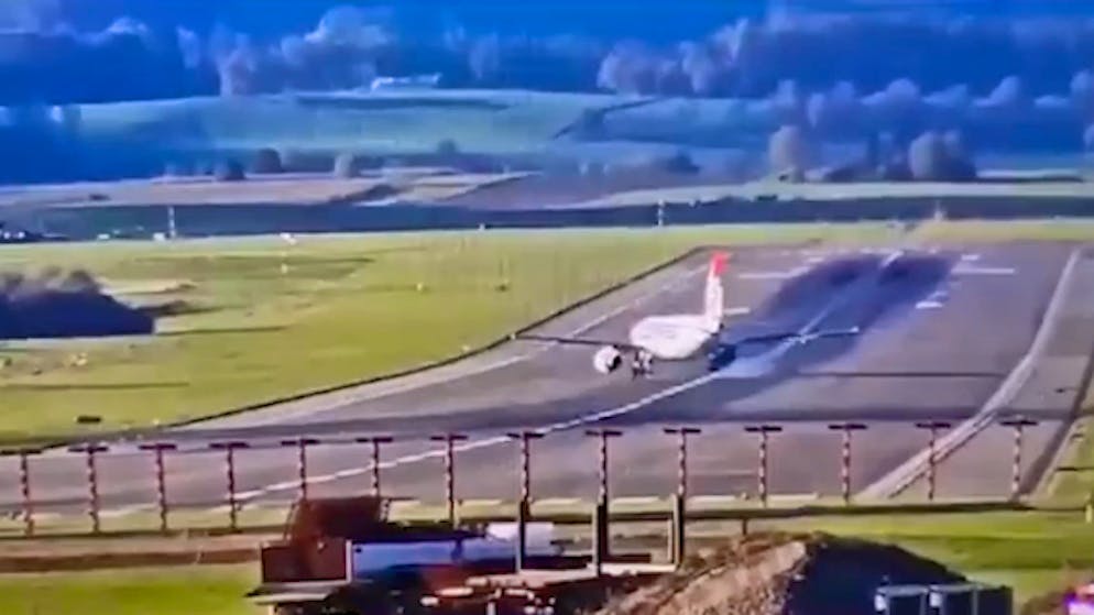 Edelweiss-Maschine bricht Start ab. Piloten-Fehler führte beinahe zu Katastrophe am Flughafen Zürich