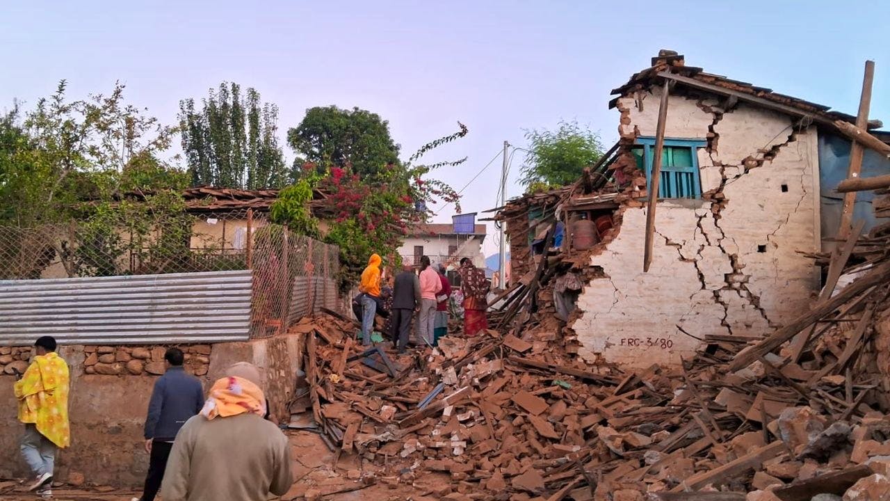 Starkes Erdbeben Erschüttert Nepal | Blue News