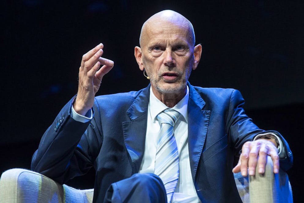 «La pandémie laisse de très nombreuses questions en suspens» : Daniel Koch estime qu'il est impératif de faire le point sur les mesures prises par la Confédération en matière de politique de santé pendant la pandémie. (archives)