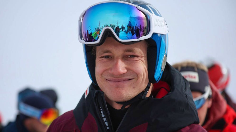 Shortly after the Olympics. Marco Odermatt treats himself to a day of skiing in the deep snow of Ticino