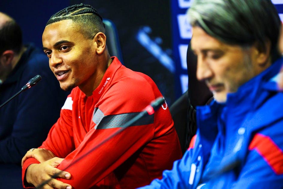 Israël Suisse Devant... 35 supporters suisses, «seul le résultat