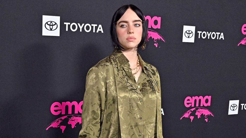 Intervista. Billie Eilish parla della sua sessualità: «Attratta, ma anche intimorita dalle donne»