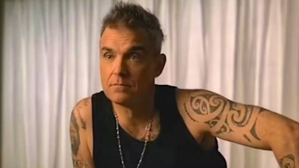 Il lato oscuro della star. Robbie Williams nella docuserie Netflix: «All'improvviso le mie gambe hanno smesso di funzionare»