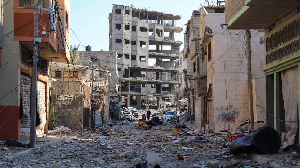 Trümmer und zerstörte Gebäude säumen die Strassen in Gaza-Stadt.
