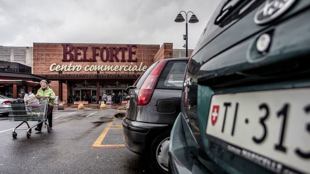 Svizzera. La Confederazione vuole dimezzare il limite dell'esenzione IVA per le spese oltre confine