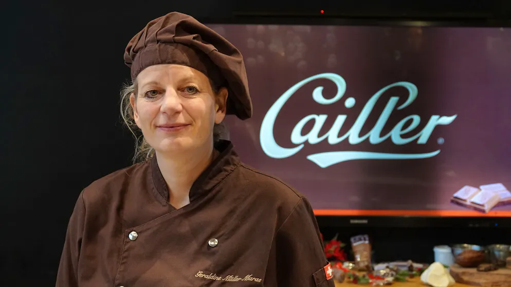 Die preisgekrönte Chocolatière Géraldine Müller Maras von der Schweizer Schokoladenmanufaktur Cailler.